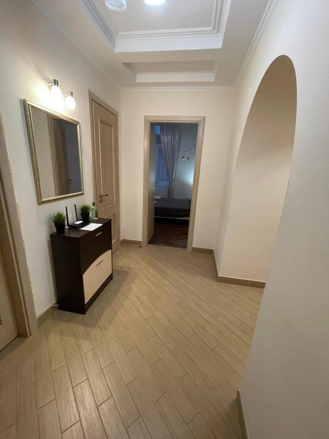 3 Rooms Apartments In The City Centr Lviv Bagian luar foto