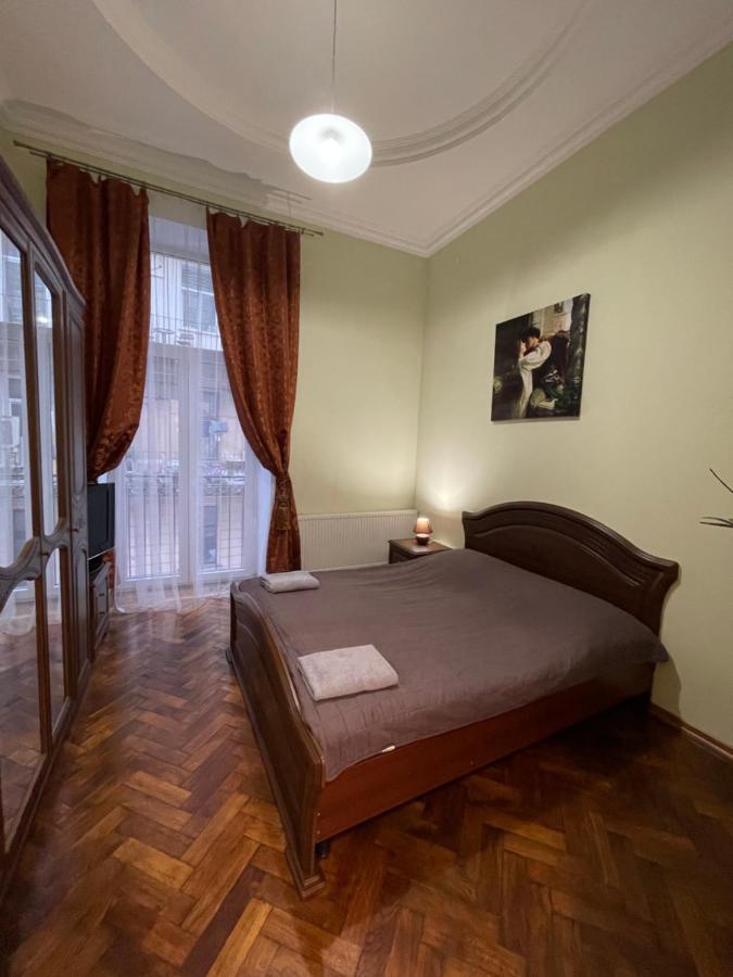 3 Rooms Apartments In The City Centr Lviv Bagian luar foto