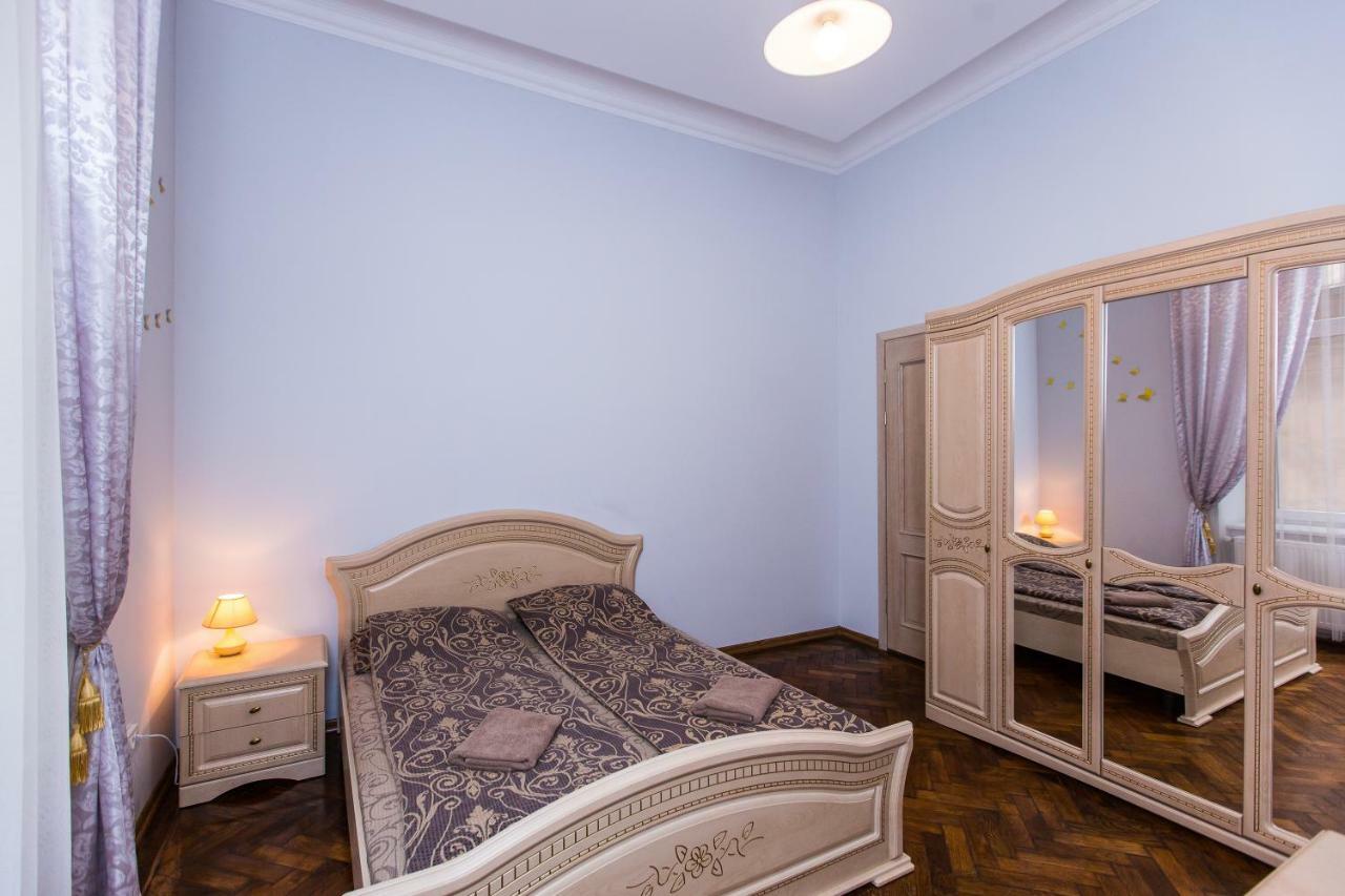 3 Rooms Apartments In The City Centr Lviv Bagian luar foto