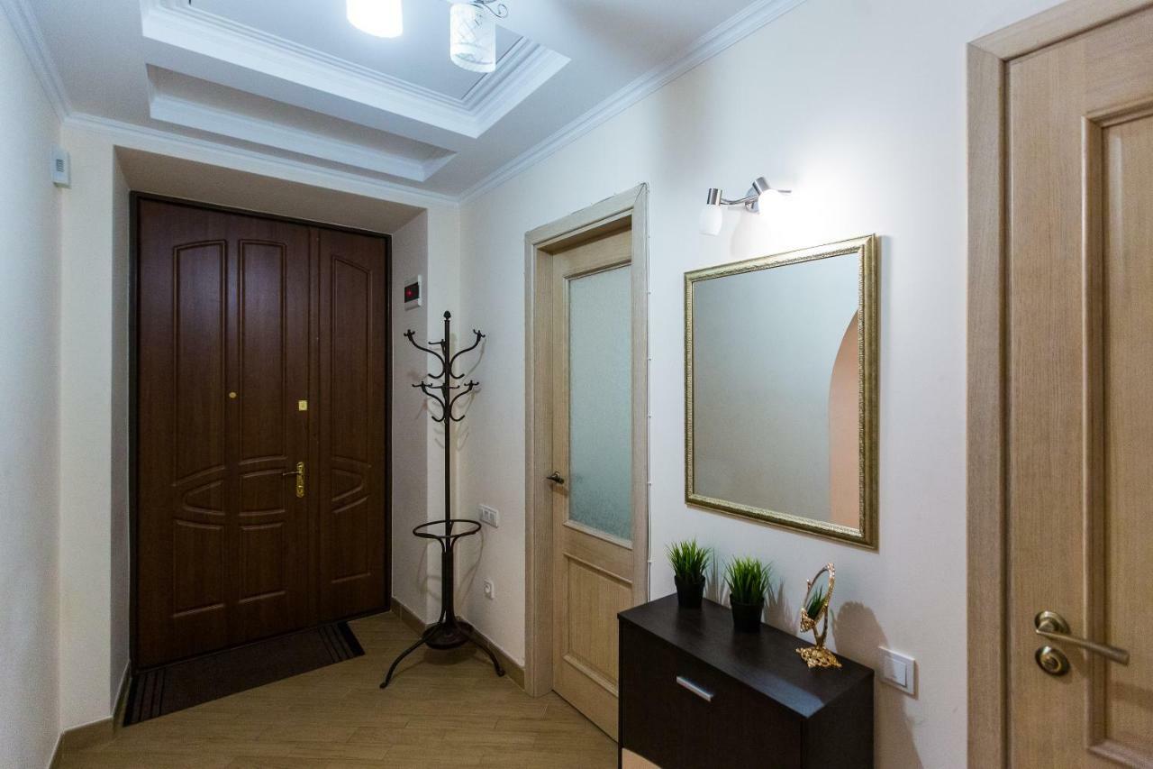 3 Rooms Apartments In The City Centr Lviv Bagian luar foto