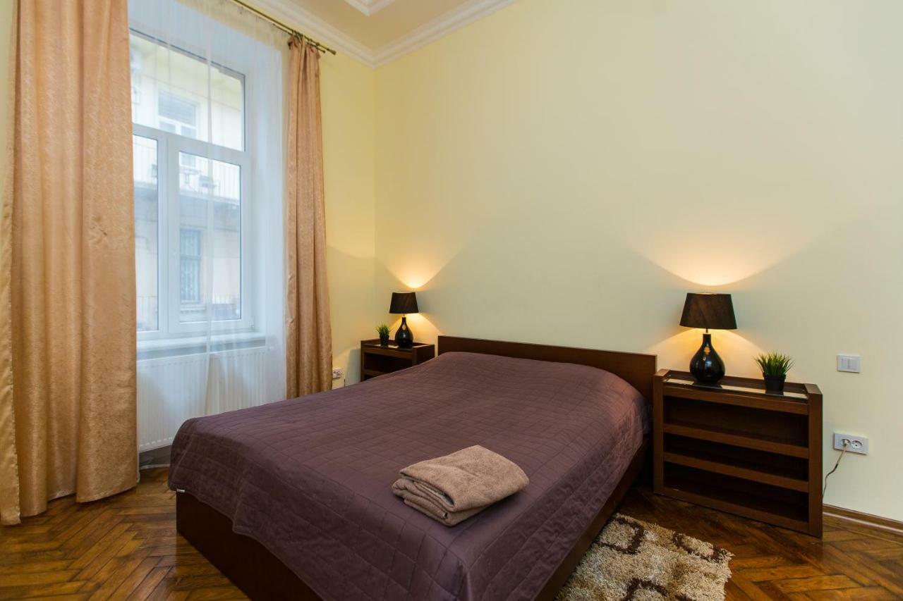 3 Rooms Apartments In The City Centr Lviv Bagian luar foto